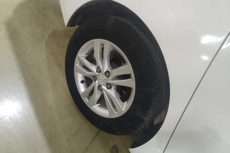 Used Chevrolet Cavalier 2019 320 Manual Xinyue Edition Exterior 5
