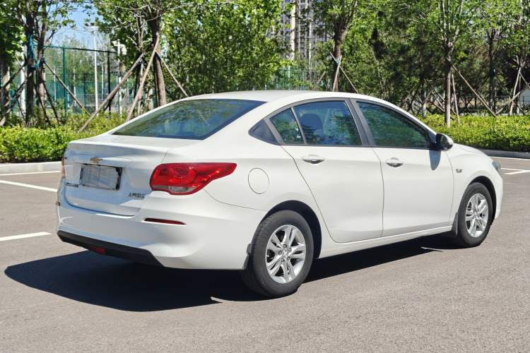 Used Chevrolet Cavalier 2019 320 Manual Xinyue Edition Exterior 6