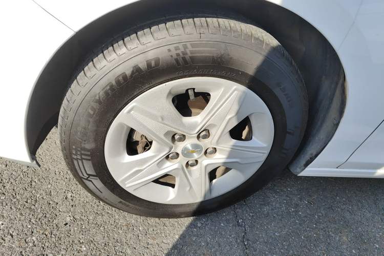 Used Chevrolet Cavalier 2019 320 Automatic Enjoyment with Sunroof Exterior 7