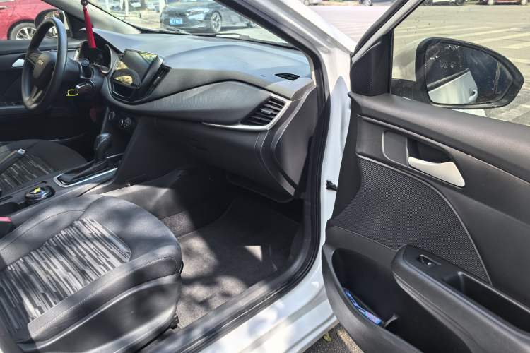 Used Chevrolet Cavalier 2019 320 Automatic Enjoyment with Sunroof Exterior 8