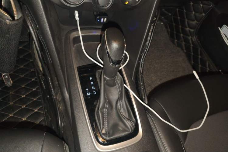 Used Chevrolet Cavalier 2019 320 Automatic Xinyue Edition Gear Lever