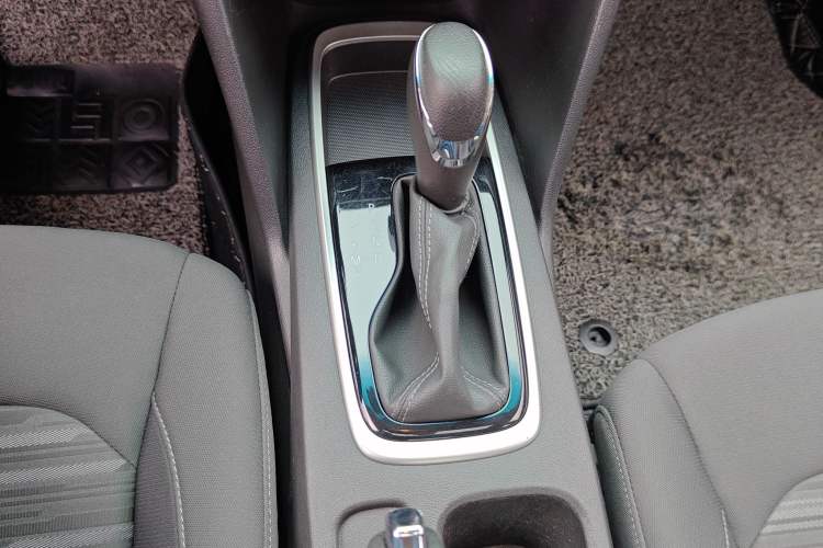 Used Chevrolet Cavalier 2019 320 Automatic Enjoyment with Sunroof Gear Lever
