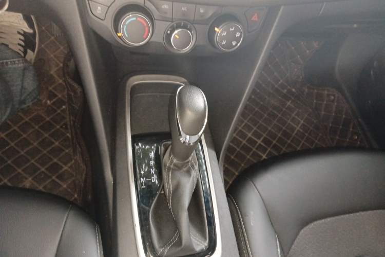 Used Chevrolet Cavalier 2019 320 Automatic Xinyue Edition Gear Lever