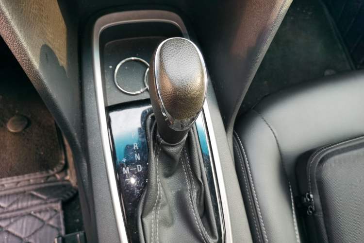 Used Chevrolet Cavalier 2019 320 Automatic Xinyue Edition Gear Lever