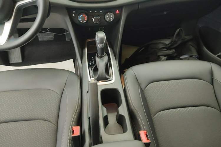 Used Chevrolet Cavalier 2019 320 Automatic Xinyue Edition Gear Lever