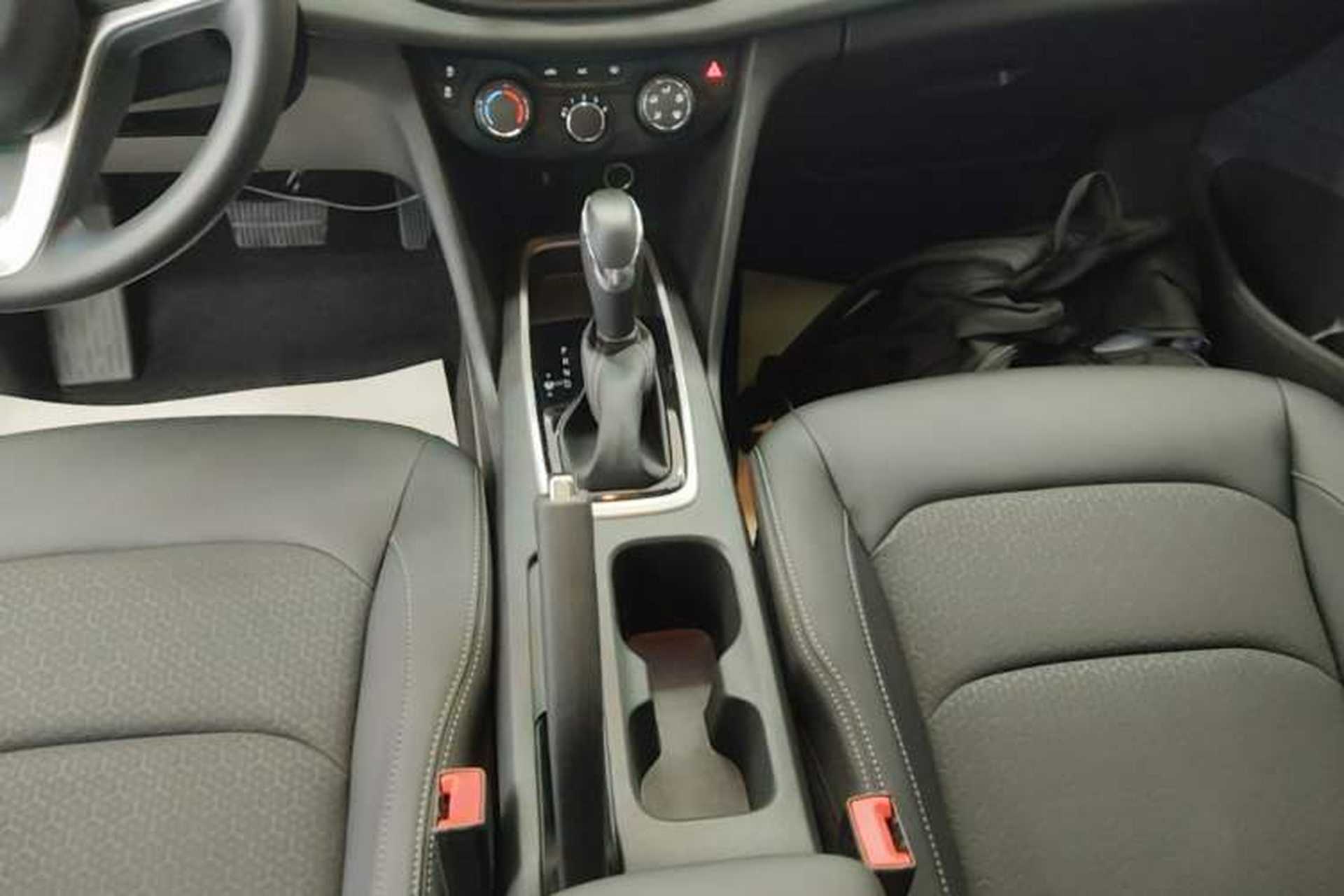 Used Chevrolet Cavalier 2019 320 Automatic Xinyue Edition Gear Lever