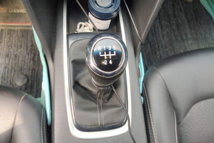 Used Chevrolet Cavalier 2019 320 Manual Xinyue Edition Gear Lever