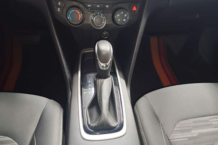 Used Chevrolet Cavalier 2019 320 Automatic Enjoyment with Sunroof Gear Lever