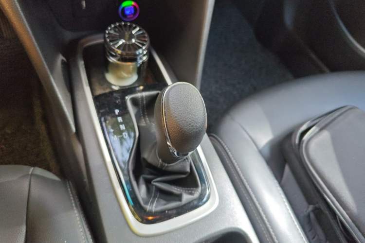 Used Chevrolet Cavalier 2019 320 Automatic Xinyue Edition Gear Lever