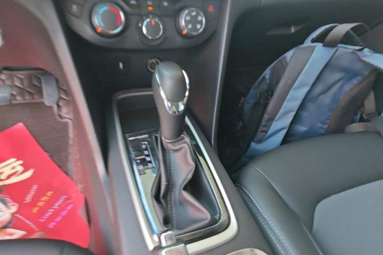Used Chevrolet Cavalier 2019 320 Automatic Xinyue Edition Gear Lever