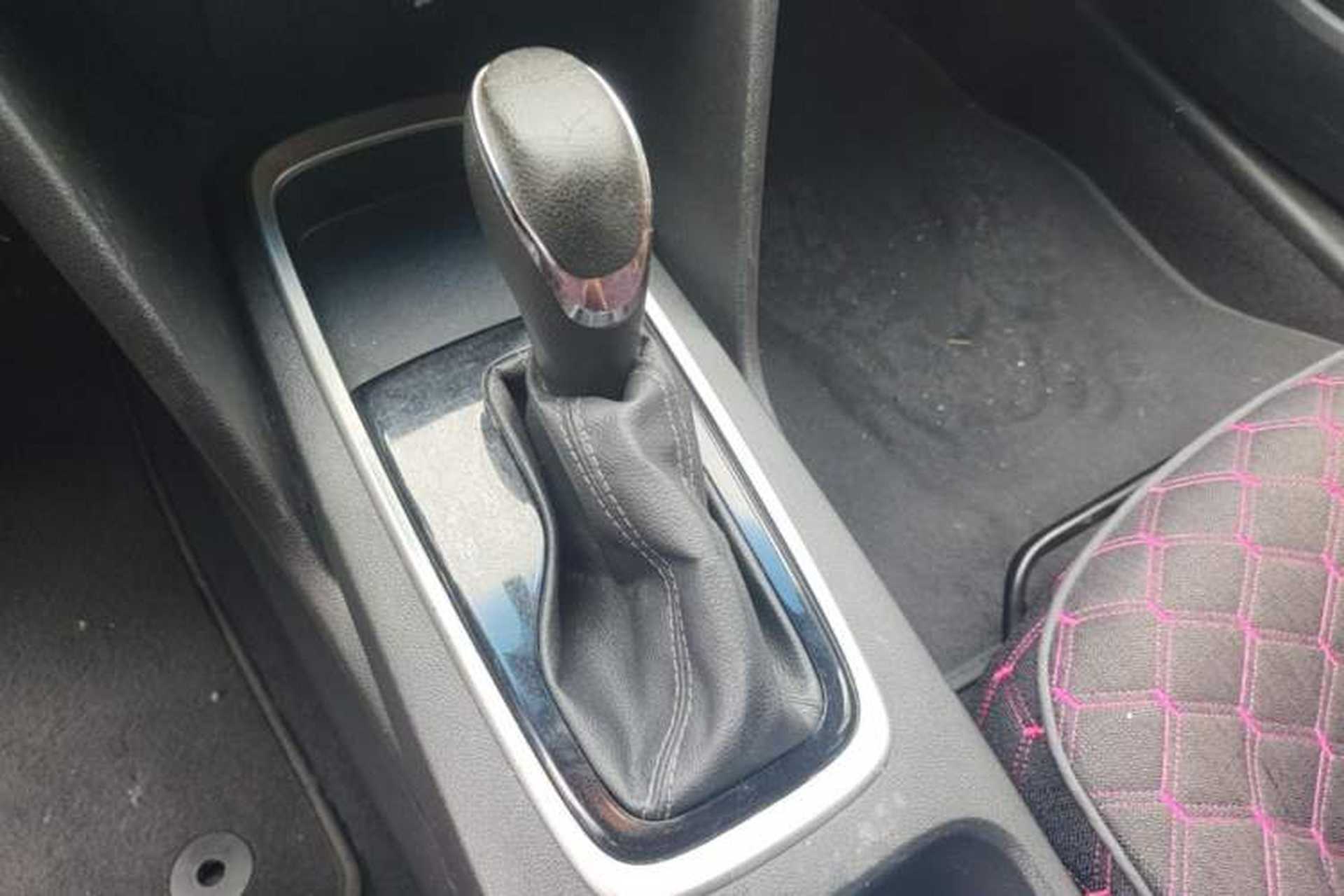Used Chevrolet Cavalier 2019 320 Automatic Enjoyment with Sunroof Gear Lever