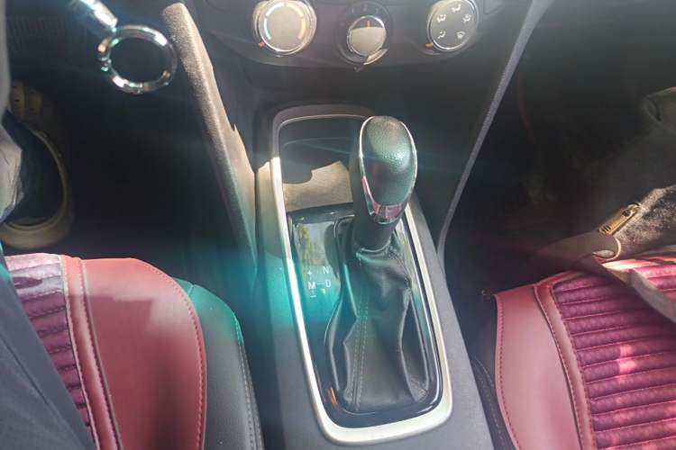 Used Chevrolet Cavalier 2019 320 Automatic Xinyue Edition Gear Lever