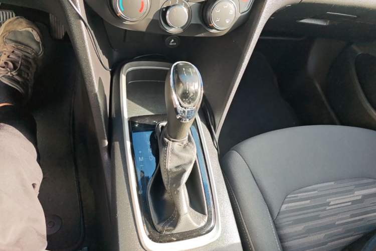 Used Chevrolet Cavalier 2019 320 Automatic Enjoyment with Sunroof Gear Lever