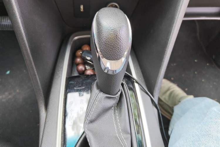 Used Chevrolet Cavalier 2019 320 Automatic Xinyue Edition Gear Lever