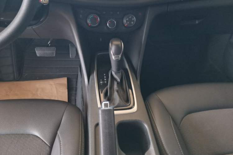 Used Chevrolet Cavalier 2019 320 Automatic Xinyue Edition Gear Lever