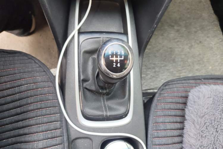 Used Chevrolet Cavalier 2019 320 Manual Enjoyment Edition Gear Lever