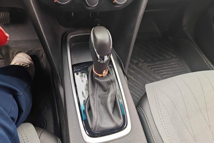 Used Chevrolet Cavalier 2019 320 Automatic Xinyue Edition Gear Lever