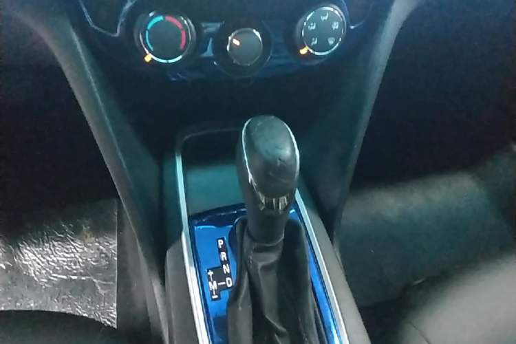 Used Chevrolet Cavalier 2019 320 Automatic Xinyue Edition Gear Lever