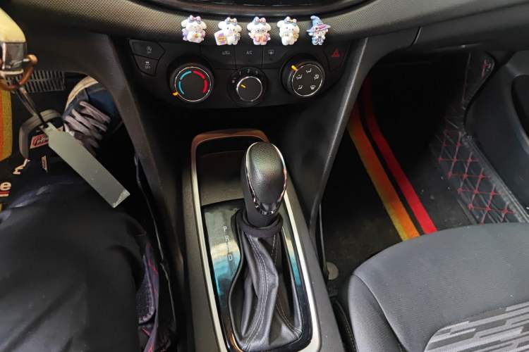 Used Chevrolet Cavalier 2019 320 Automatic Enjoyment with Sunroof Gear Lever