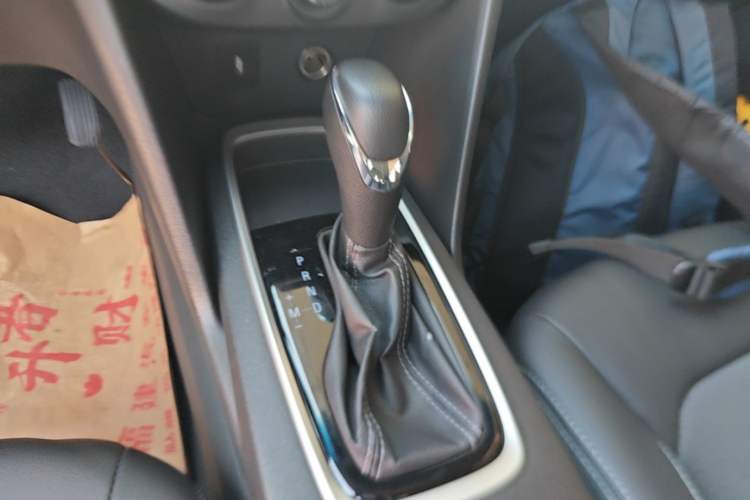 Used Chevrolet Cavalier 2019 320 Automatic Xinyue Edition Gear Lever