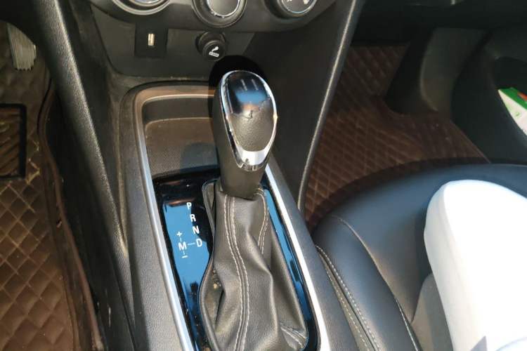 Used Chevrolet Cavalier 2019 320 Automatic Xinyue Edition Gear Lever
