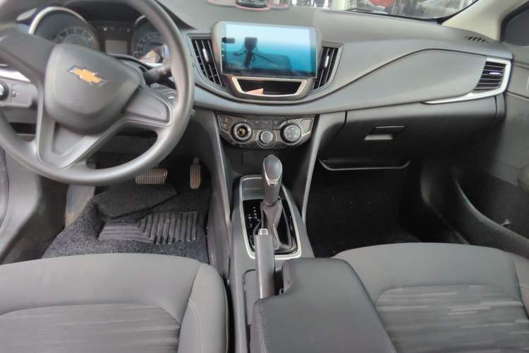 Used Chevrolet Cavalier 2019 320 Automatic Enjoyment with Sunroof Gear Lever