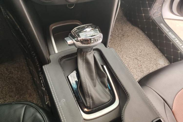 Used Chevrolet Cavalier 2019 320 Automatic Enjoyment with Sunroof Gear Lever