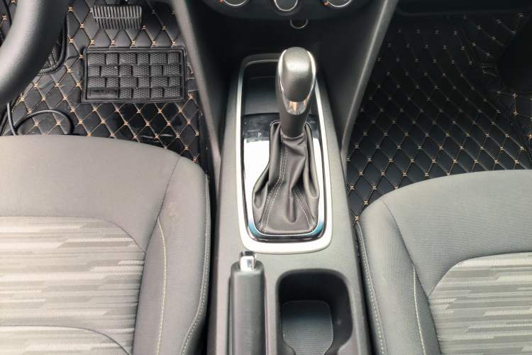 Used Chevrolet Cavalier 2019 320 Automatic Enjoyment with Sunroof Gear Lever