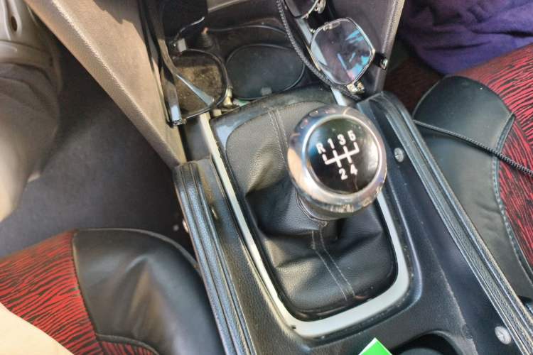 Used Chevrolet Cavalier 2019 320 Manual Enjoyment Edition Gear Lever