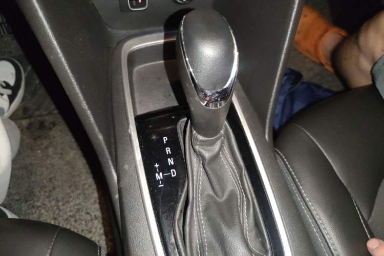 Used Chevrolet Cavalier 2019 320 Automatic Xinyue Edition Gear Lever
