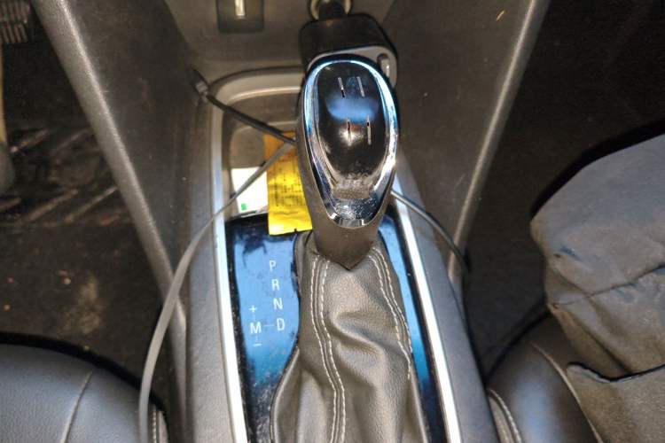 Used Chevrolet Cavalier 2019 320 Automatic Xinyue Edition Gear Lever