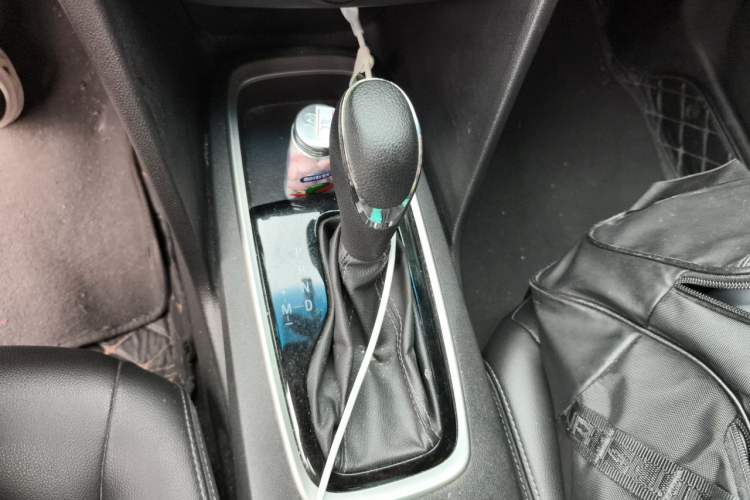 Used Chevrolet Cavalier 2019 320 Automatic Xinyue Edition Gear Lever