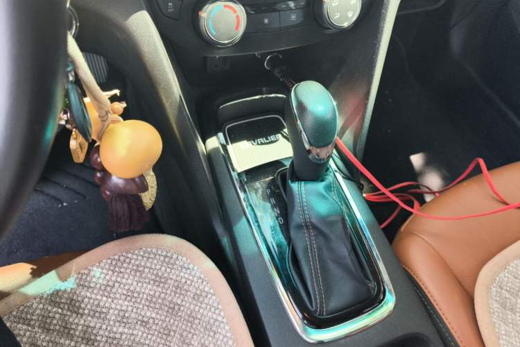 Used Chevrolet Cavalier 2019 320 Automatic Xinshang Edition Gear Lever