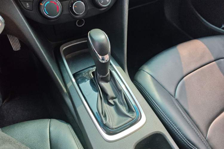 Used Chevrolet Cavalier 2019 320 Automatic Enjoyment with Sunroof Gear Lever