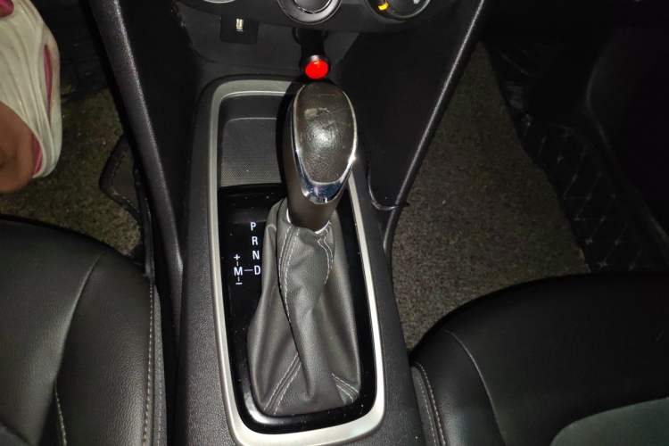 Used Chevrolet Cavalier 2019 320 Automatic Enjoyment Edition Gear Lever