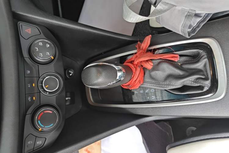 Used Chevrolet Cavalier 2019 320 Automatic Xinyue Edition Gear Lever
