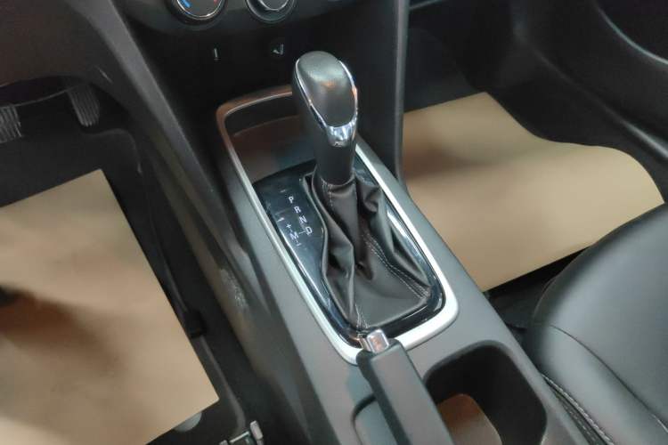 Used Chevrolet Cavalier 2019 320 Automatic Xinyue Edition Gear Lever