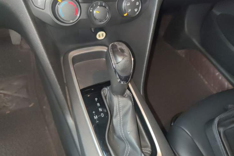 Used Chevrolet Cavalier 2019 320 Automatic Enjoyment with Sunroof Gear Lever