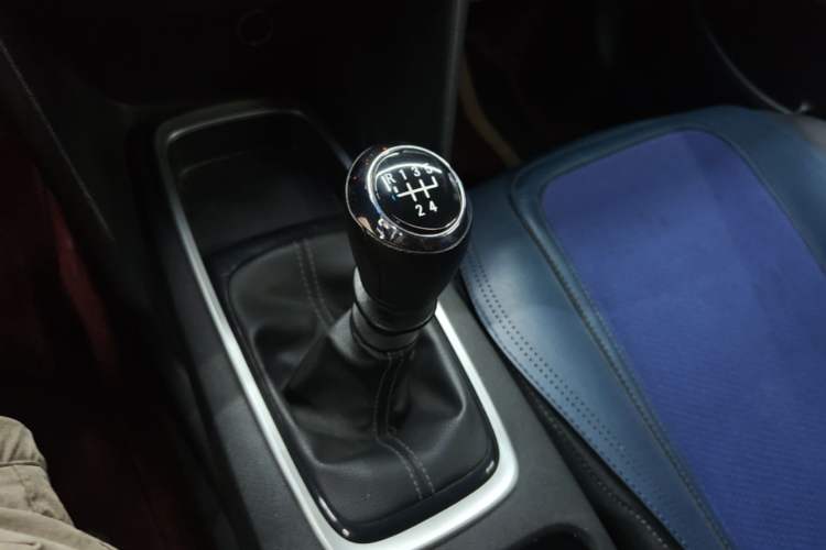 Used Chevrolet Cavalier 2019 320 Manual Enjoyment Edition Gear Lever