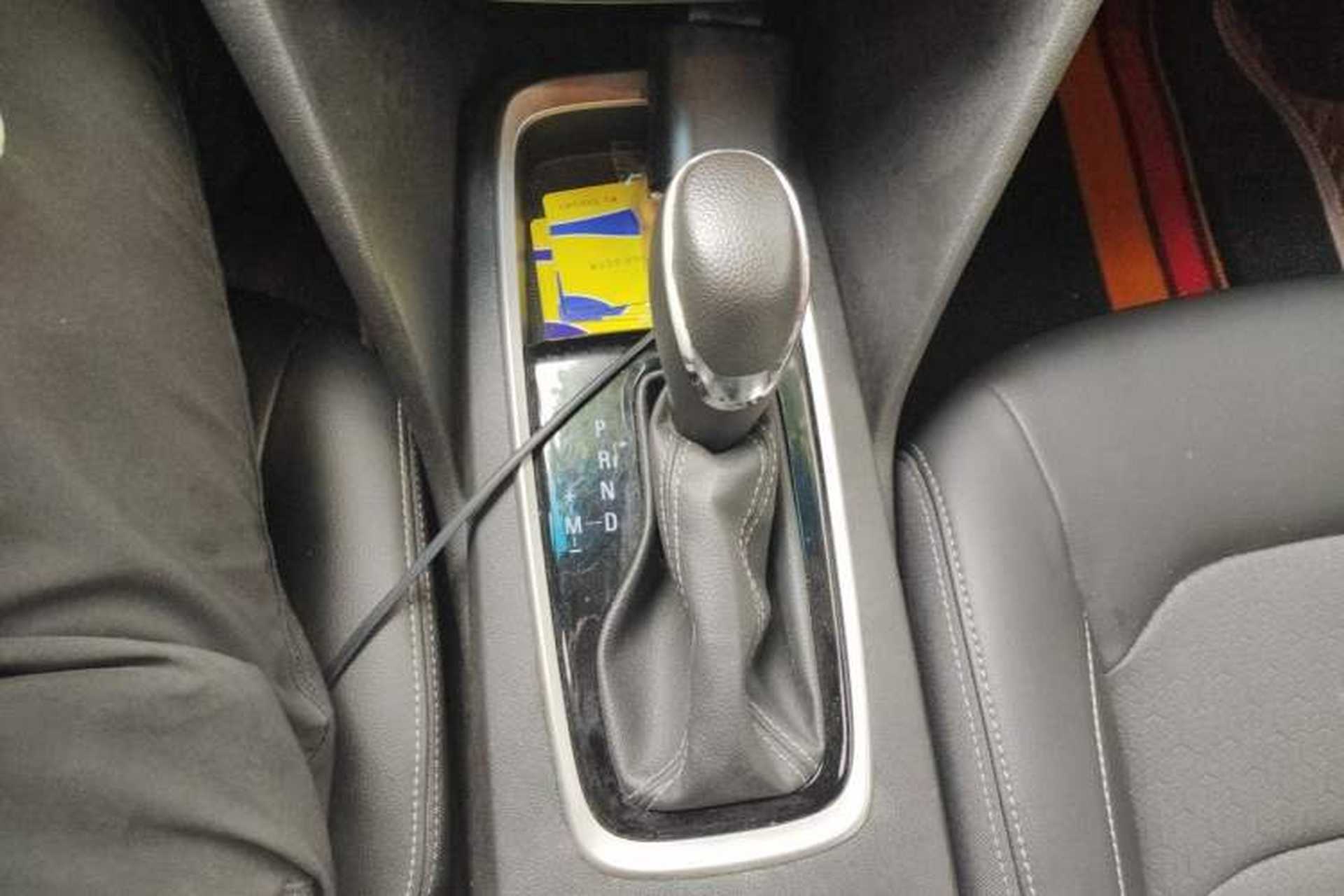 Used Chevrolet Cavalier 2019 320 Automatic Xinyue Edition Gear Lever