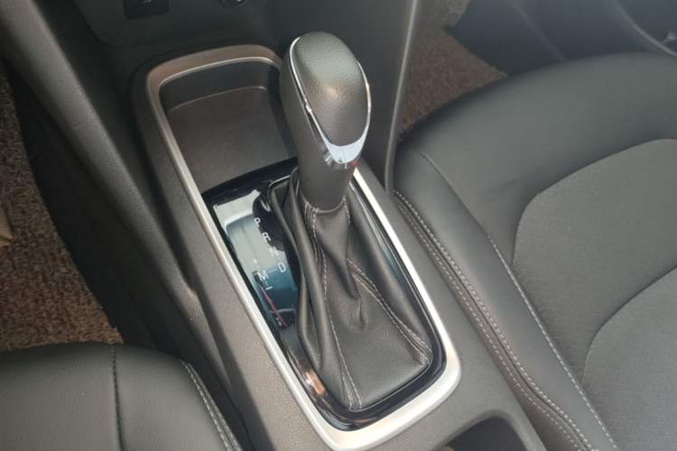 Used Chevrolet Cavalier 2019 320 Automatic Xinyue Edition Gear Lever