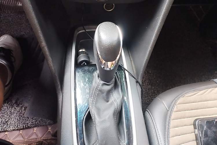 Used Chevrolet Cavalier 2019 320 Automatic Xinyue Edition Gear Lever