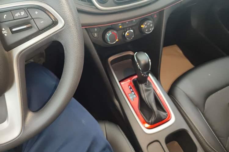 Used Chevrolet Cavalier 2019 320 Automatic Xinyue Edition Gear Lever