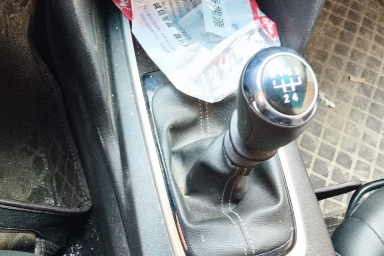 Used Chevrolet Cavalier 2019 320 Manual Xinyue Edition Gear Lever