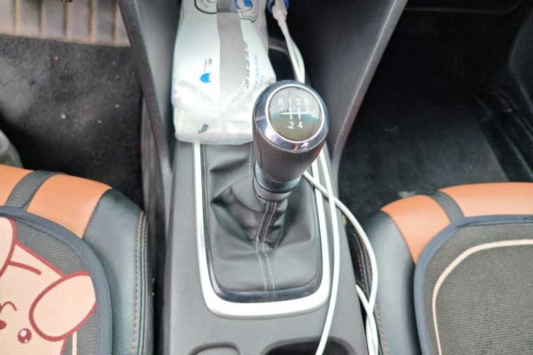 Used Chevrolet Cavalier 2019 320 Manual Xinyue Edition Gear Lever