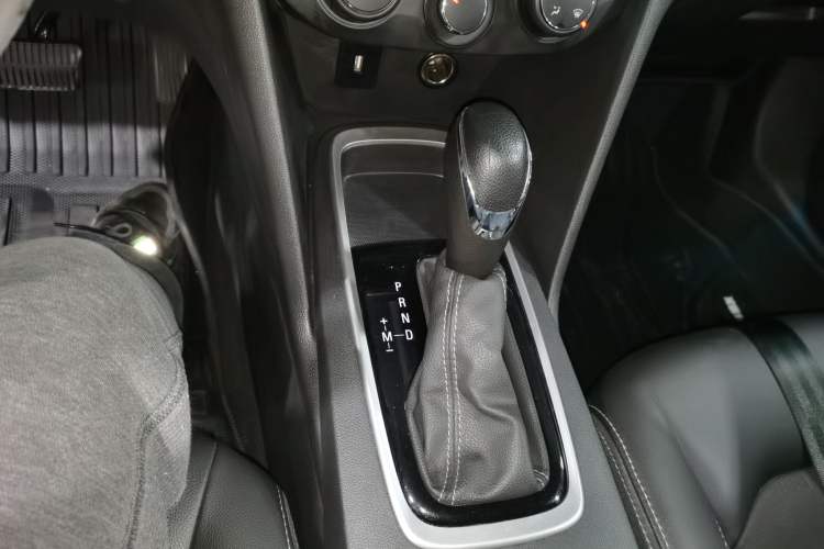 Used Chevrolet Cavalier 2019 320 Automatic Xinyue Edition Gear Lever