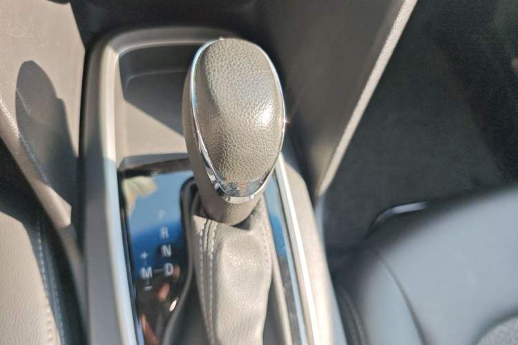 Used Chevrolet Cavalier 2019 320 Automatic Xinyue Edition Gear Lever