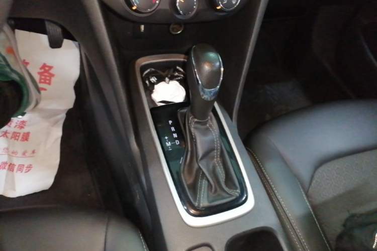 Used Chevrolet Cavalier 2019 320 Automatic Xinyue Edition Gear Lever