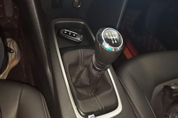 Used Chevrolet Cavalier 2019 320 Manual Xinyue Edition Gear Lever
