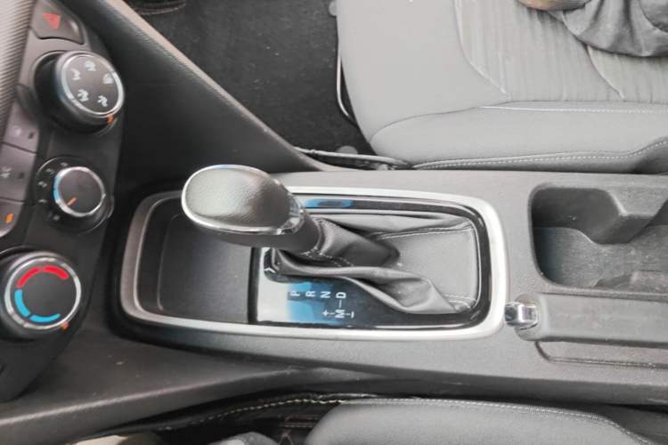 Used Chevrolet Cavalier 2019 320 Automatic Enjoyment with Sunroof Gear Lever